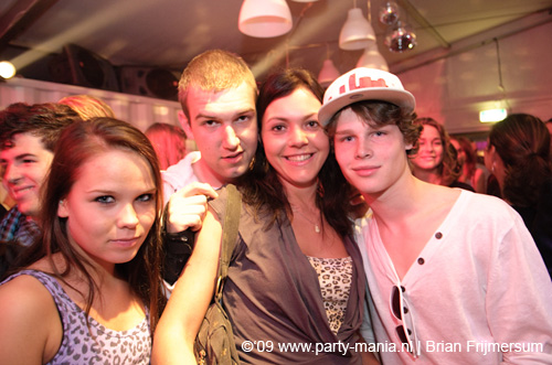 090404_088_los_partymania