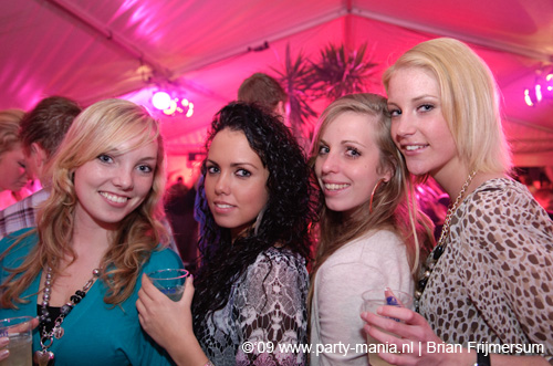 090404_100_los_partymania