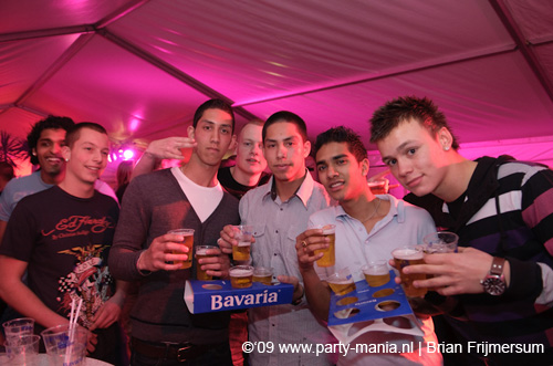 090404_112_los_partymania