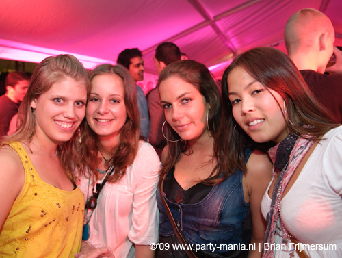 090404_117_los_partymania