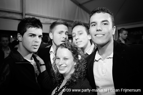 090404_130_los_partymania