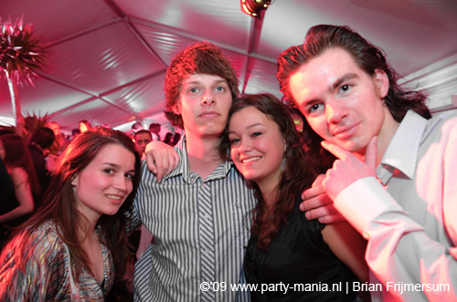 090404_132_los_partymania