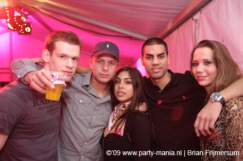 090404_135_los_partymania