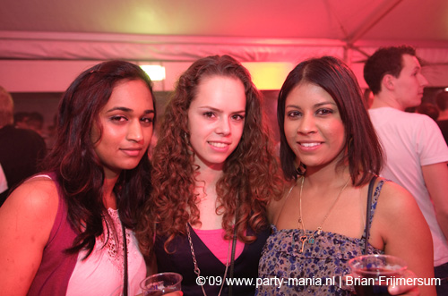 090404_143_los_partymania