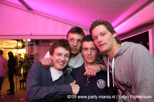 090404_182_los_partymania