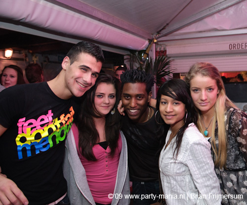 090404_183_los_partymania