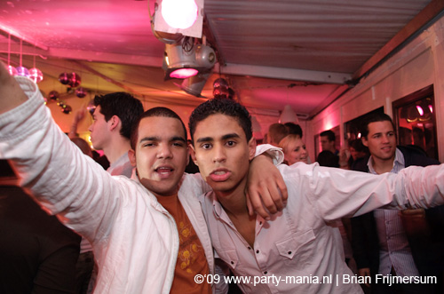 090404_230_los_partymania