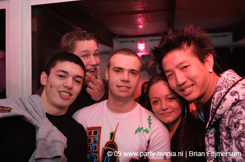 090404_232_los_partymania