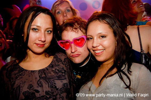 090410_064_glitterclub_partymania