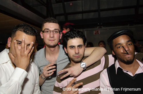 090412_097_los_partymania