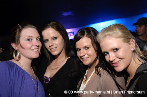 090412_107_los_partymania