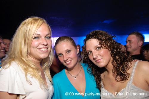 090412_113_los_partymania