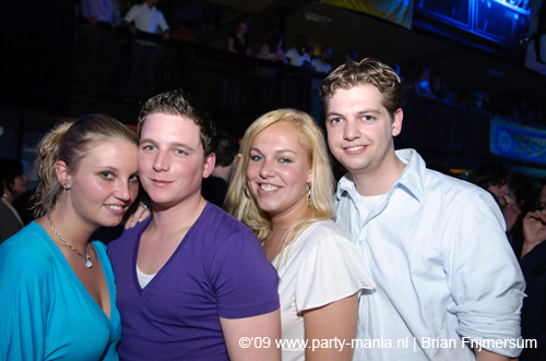 090412_121_los_partymania