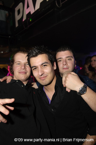 090412_123_los_partymania