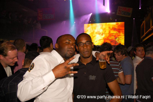 090425_071_franchise_partymania