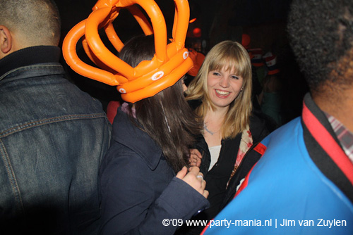 090429_091_koninginnenach_partymania