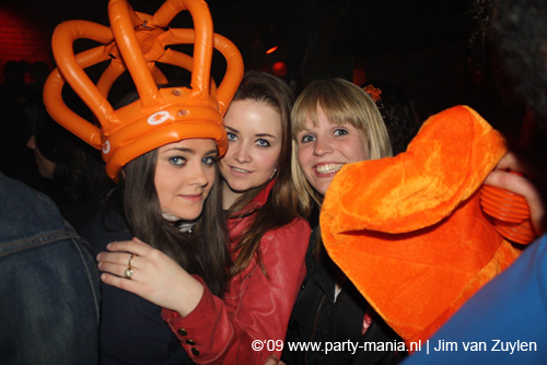 090429_092_koninginnenach_partymania