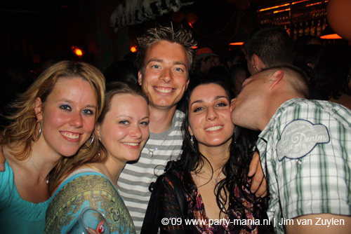 090429_102_koninginnenach_partymania