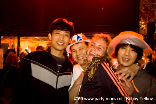 090429_091_koninginnenach_partymania