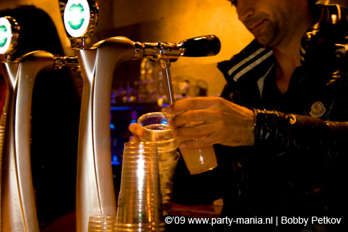 090429_093_koninginnenach_partymania