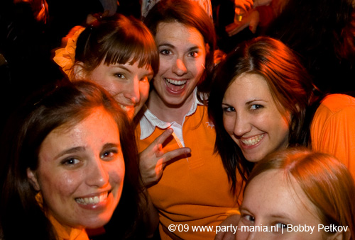 090429_109_koninginnenach_partymania