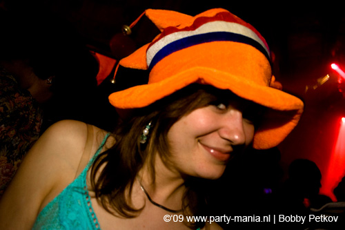 090429_154_koninginnenach_partymania