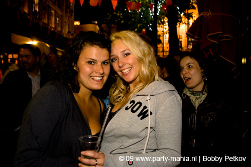 090429_165_koninginnenach_partymania