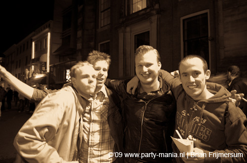 090429_082_koninginnenach_partymania