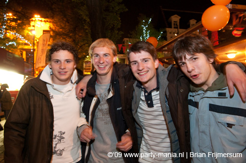 090429_092_koninginnenach_partymania