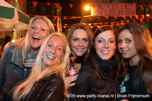 090429_093_koninginnenach_partymania