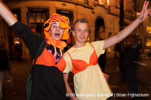 090429_121_koninginnenach_partymania