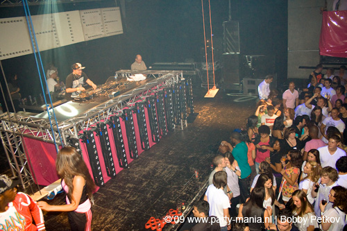 090521_077_franchise_partymania