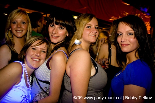 090521_113_franchise_partymania