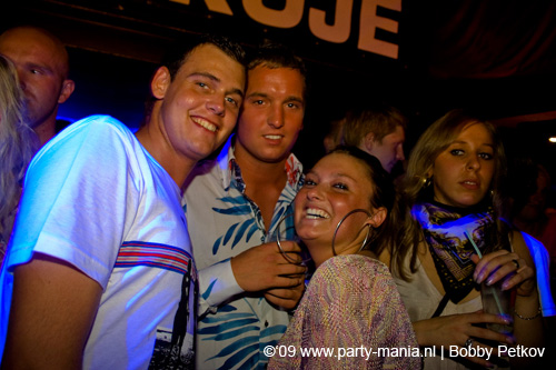 090521_114_franchise_partymania