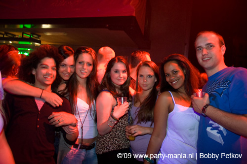 090521_137_franchise_partymania