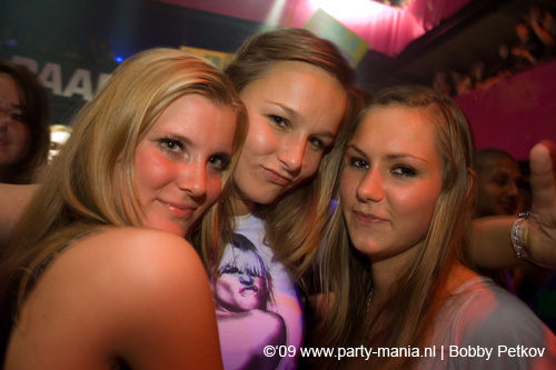 090521_143_franchise_partymania