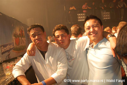 090529_103_los_partymania