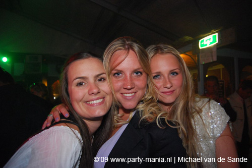 090605_074_senses_partymania