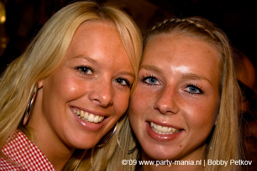 090613_066_ex_porn_star_partymania