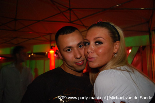 090613_119_ex_porn_star_partymania