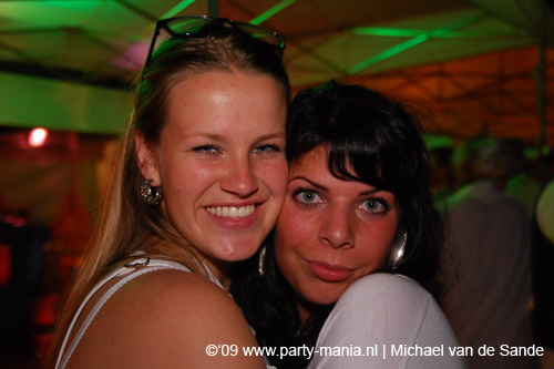 090613_121_ex_porn_star_partymania