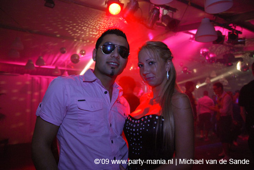 090613_144_ex_porn_star_partymania