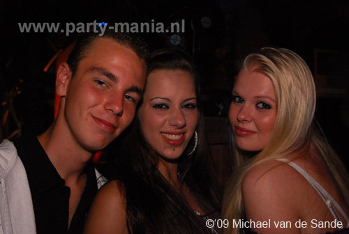 090710_107_latin_lovers_partymania