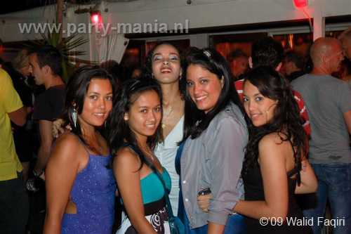 090822_111_los_partymania