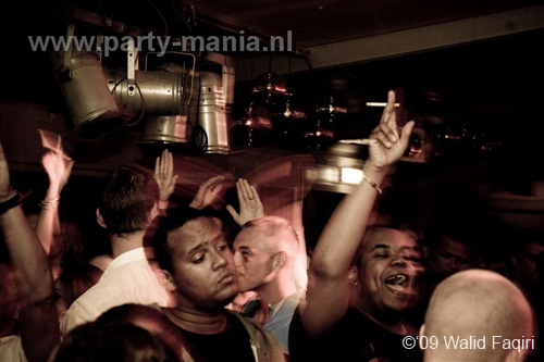 090822_127_los_partymania