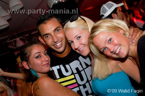 090822_143_los_partymania