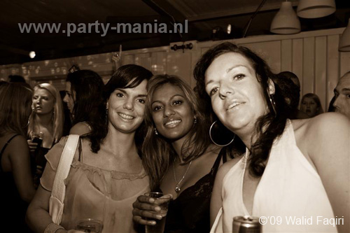 090822_152_los_partymania