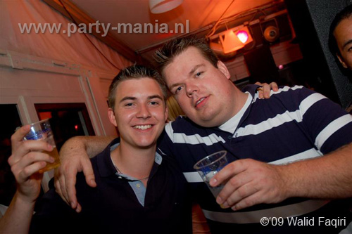 090822_163_los_partymania