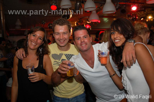 090822_177_los_partymania