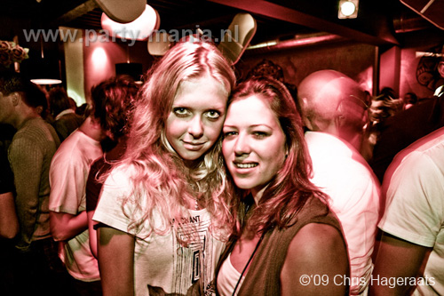 090904_075_onefour_partymania